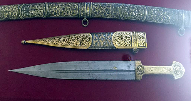 У каждого в жизни должен быть свой кинжал